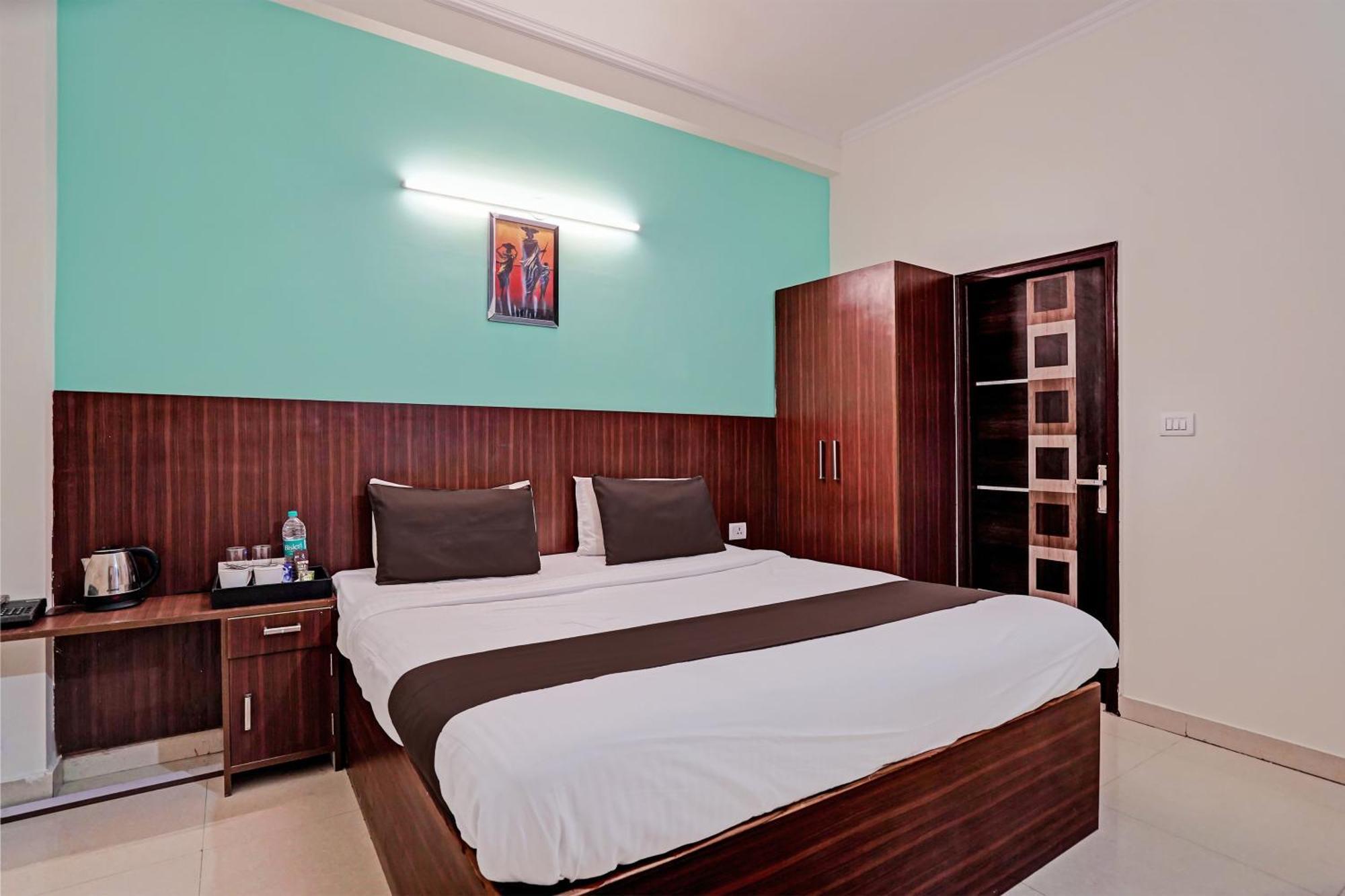 Hotel O Golden Imperial Greater Noida Exterior foto