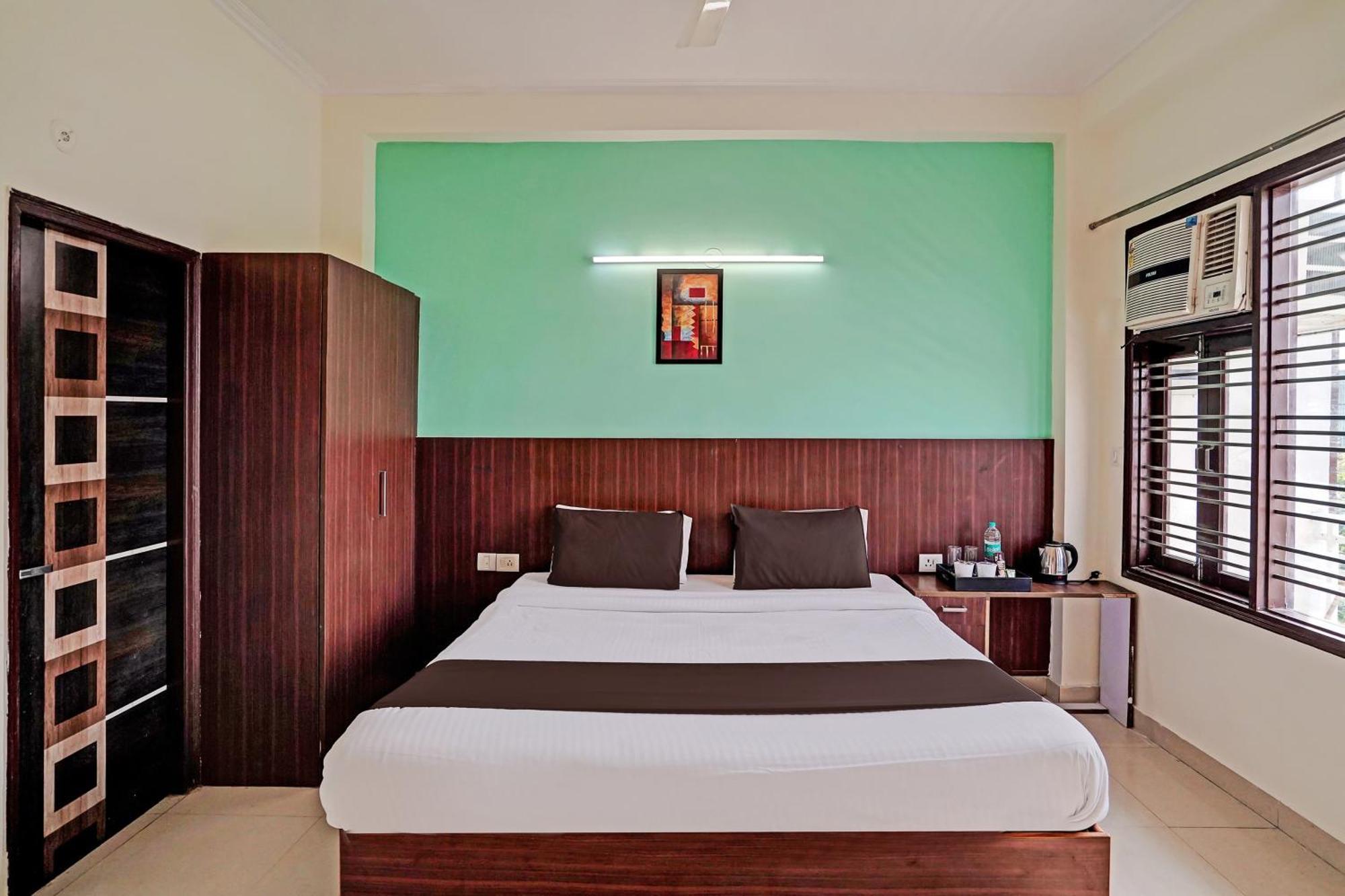 Hotel O Golden Imperial Greater Noida Exterior foto