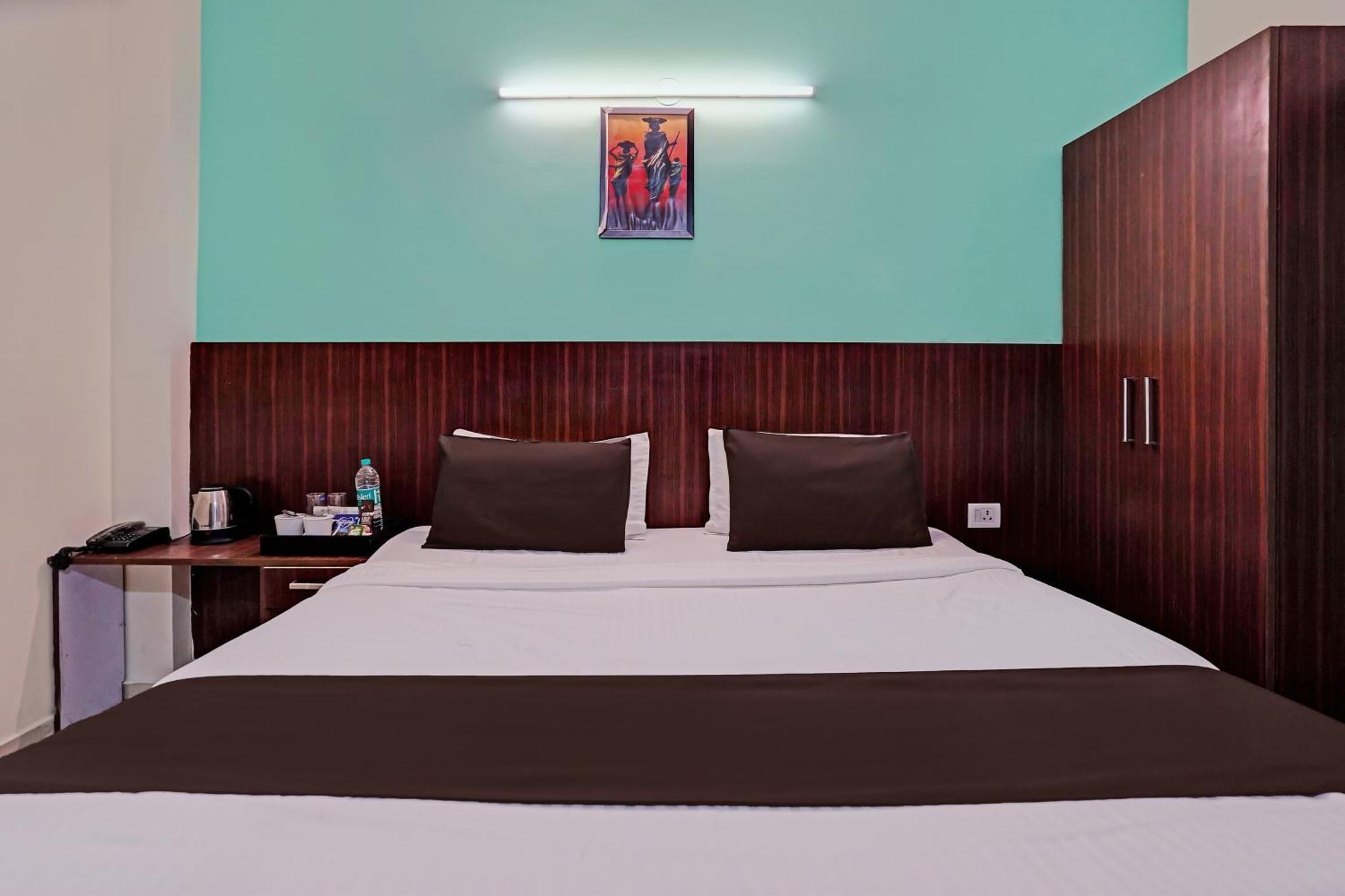 Hotel O Golden Imperial Greater Noida Exterior foto
